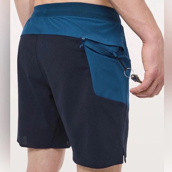 Lululemon Men Small Namaste At The Beach Short 8" two tone Blue Mesh Lined - Picture 6 of 10